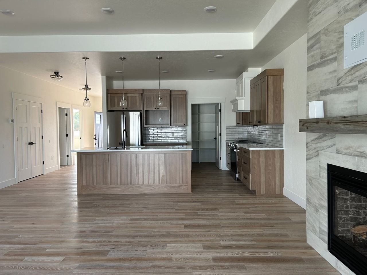 823 Van Allen Way - Photo 2 of 20