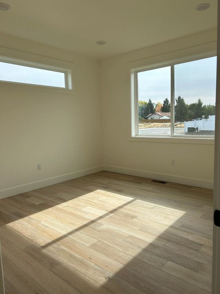 823 Van Allen Way - Photo 4 of 20