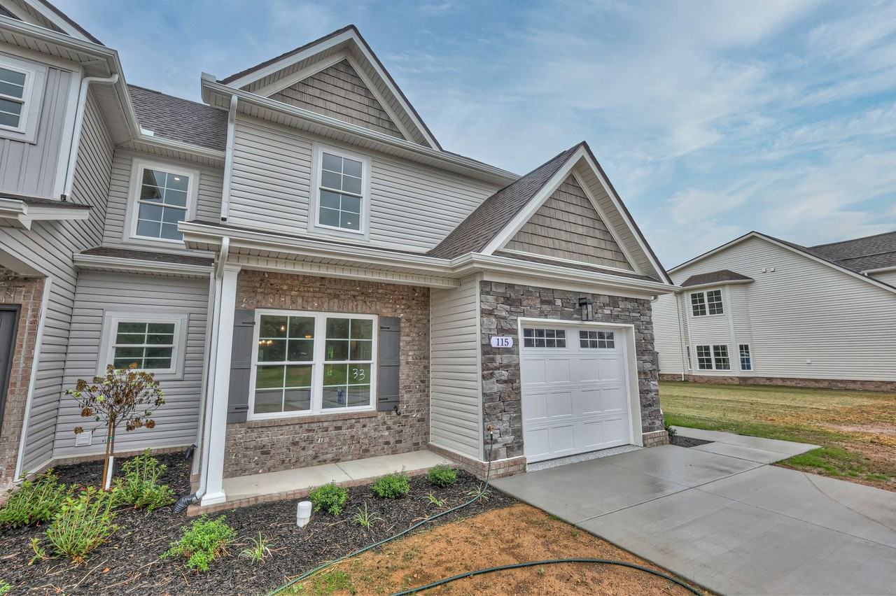 231 Creek Wood Rd - Photo 2 of 30