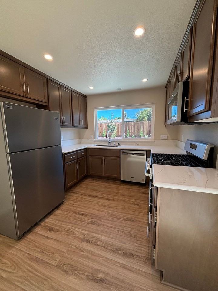 631 Clearview Dr - Photo 6 of 19