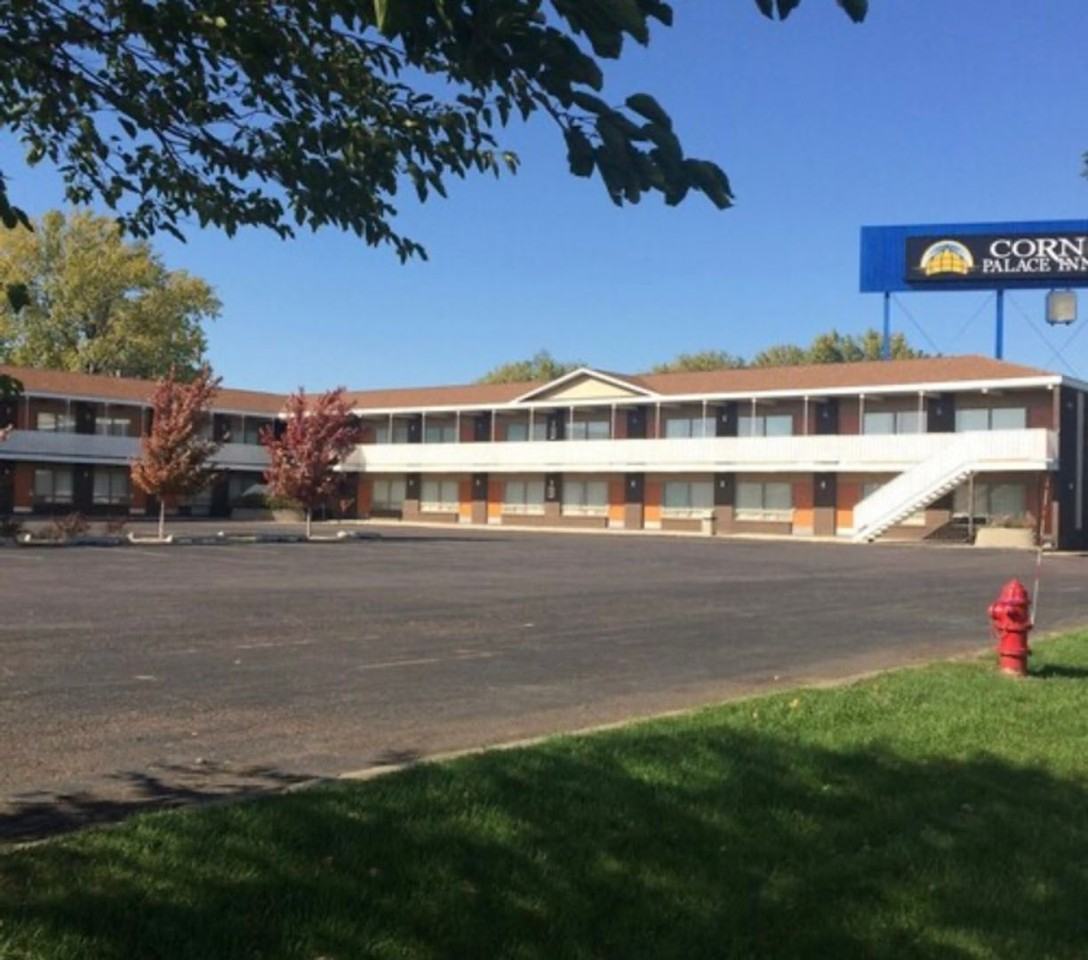 Corn Palace Inn Apartments 1001 S Burr St, Mitchell, SD 57301 Zumper