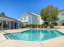 featured image of 910 W Phillips St