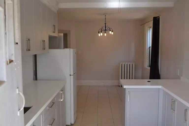 1089 St Clair Ave W #2 - Photo 2 of 20