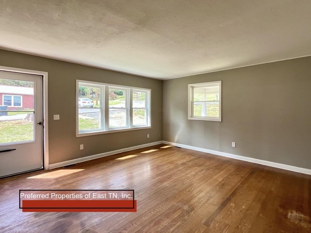 101 Driftwood Cir - Photo 2 of 12
