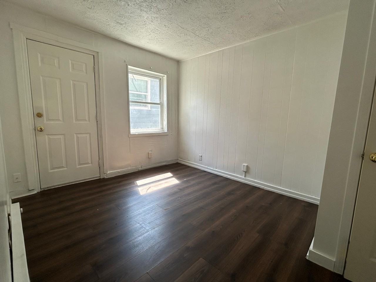 855 Steffen Ave #3 - Photo 5 of 12