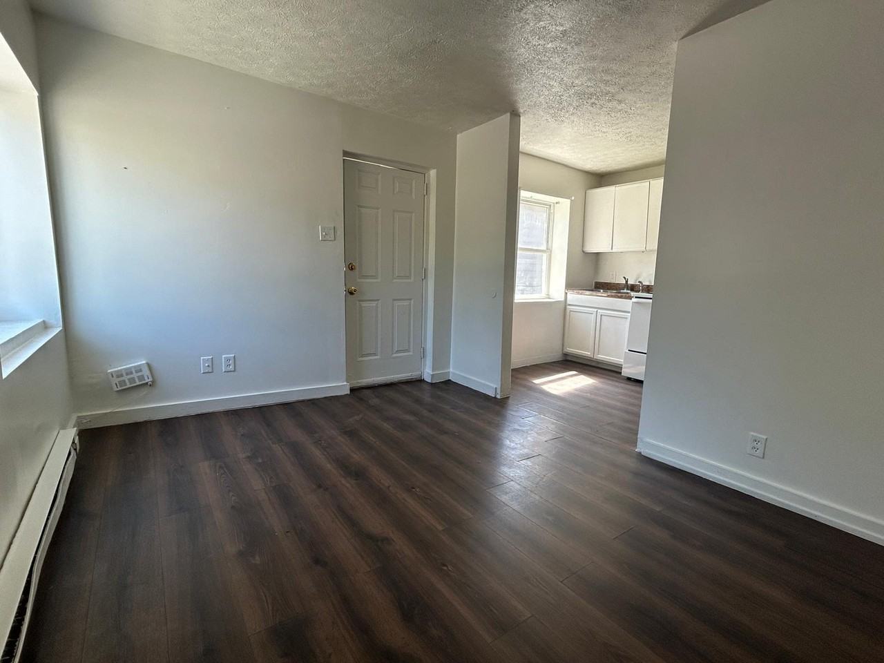 855 Steffen Ave #3 - Photo 6 of 12