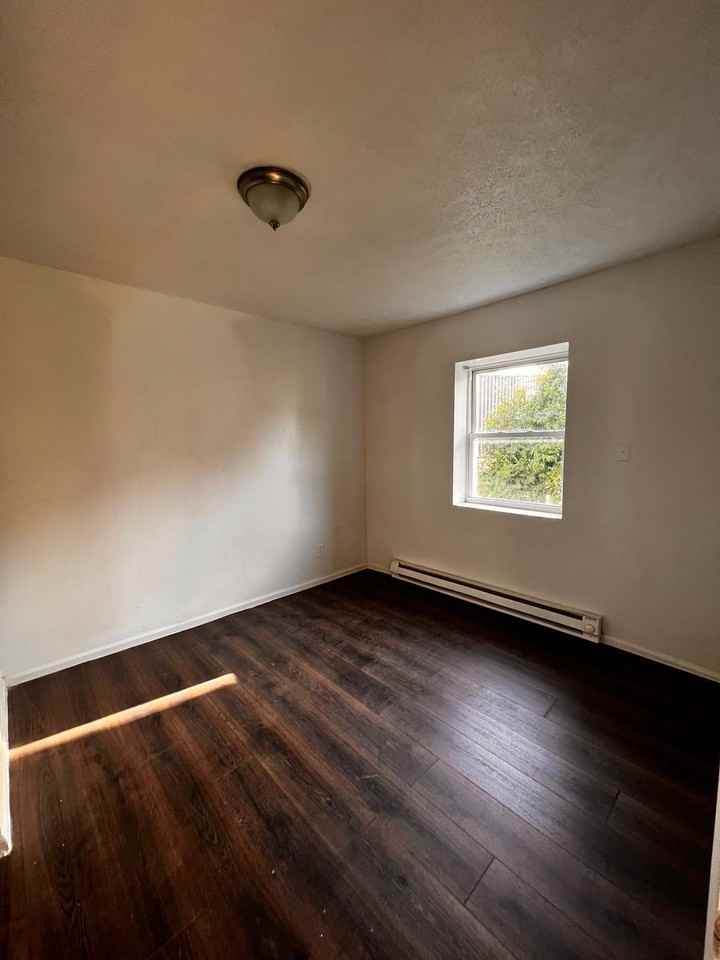 855 Steffen Ave #3 - Photo 2 of 12