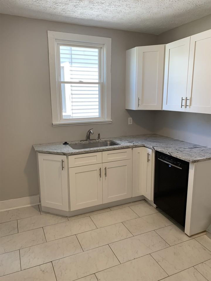 488 E Jenkins Ave - Photo 2 of 9