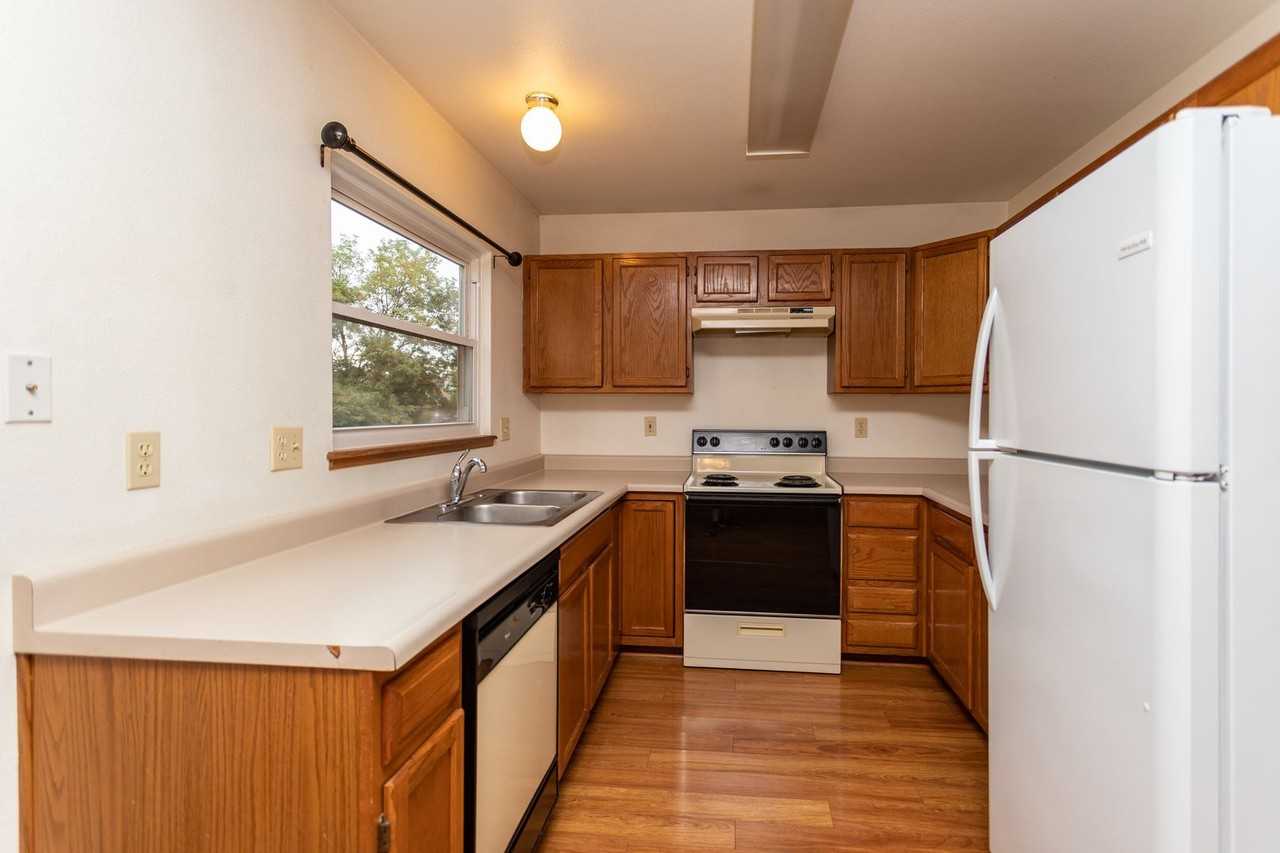 6109 Lowlander Ct - Photo 3 of 32