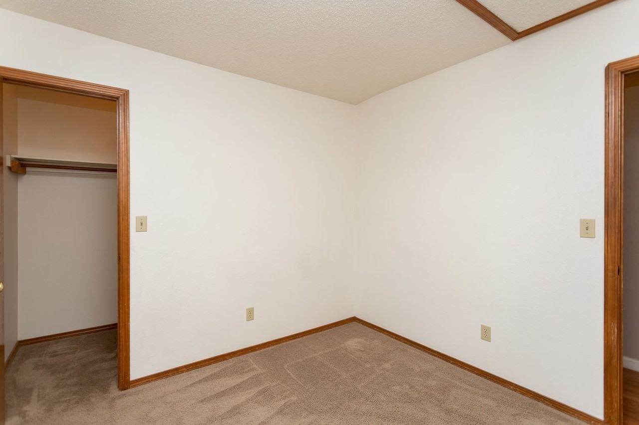 6109 Lowlander Ct - Photo 4 of 32