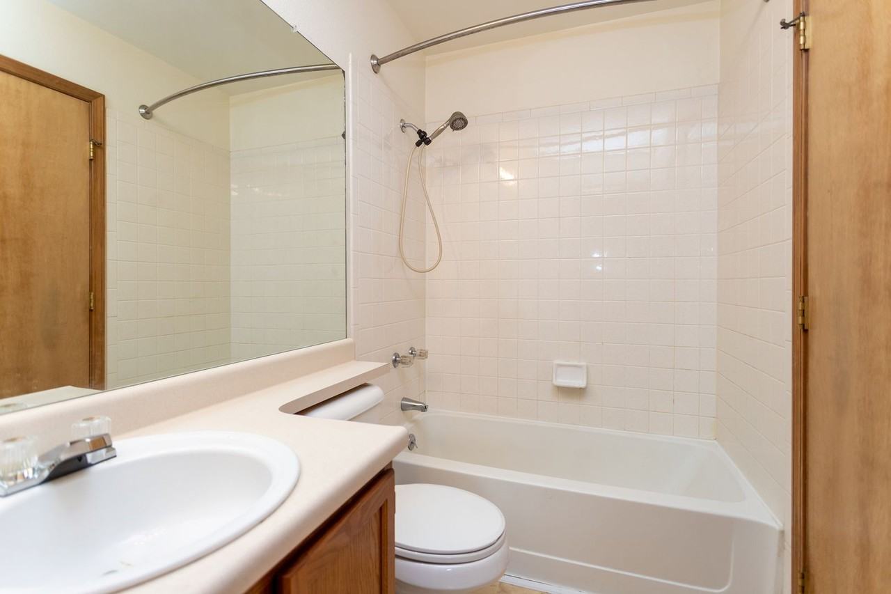 6109 Lowlander Ct - Photo 5 of 32