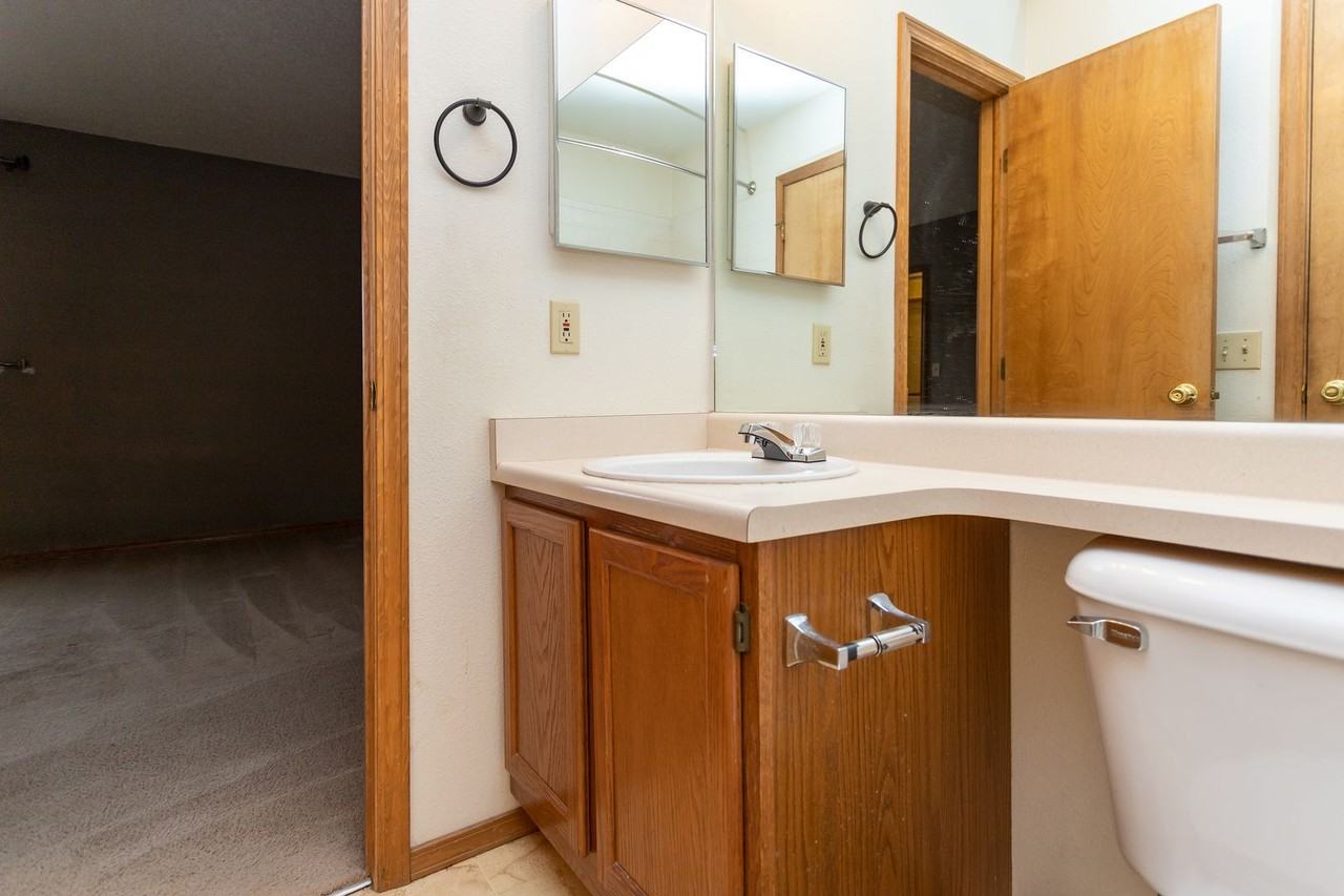6109 Lowlander Ct - Photo 6 of 32