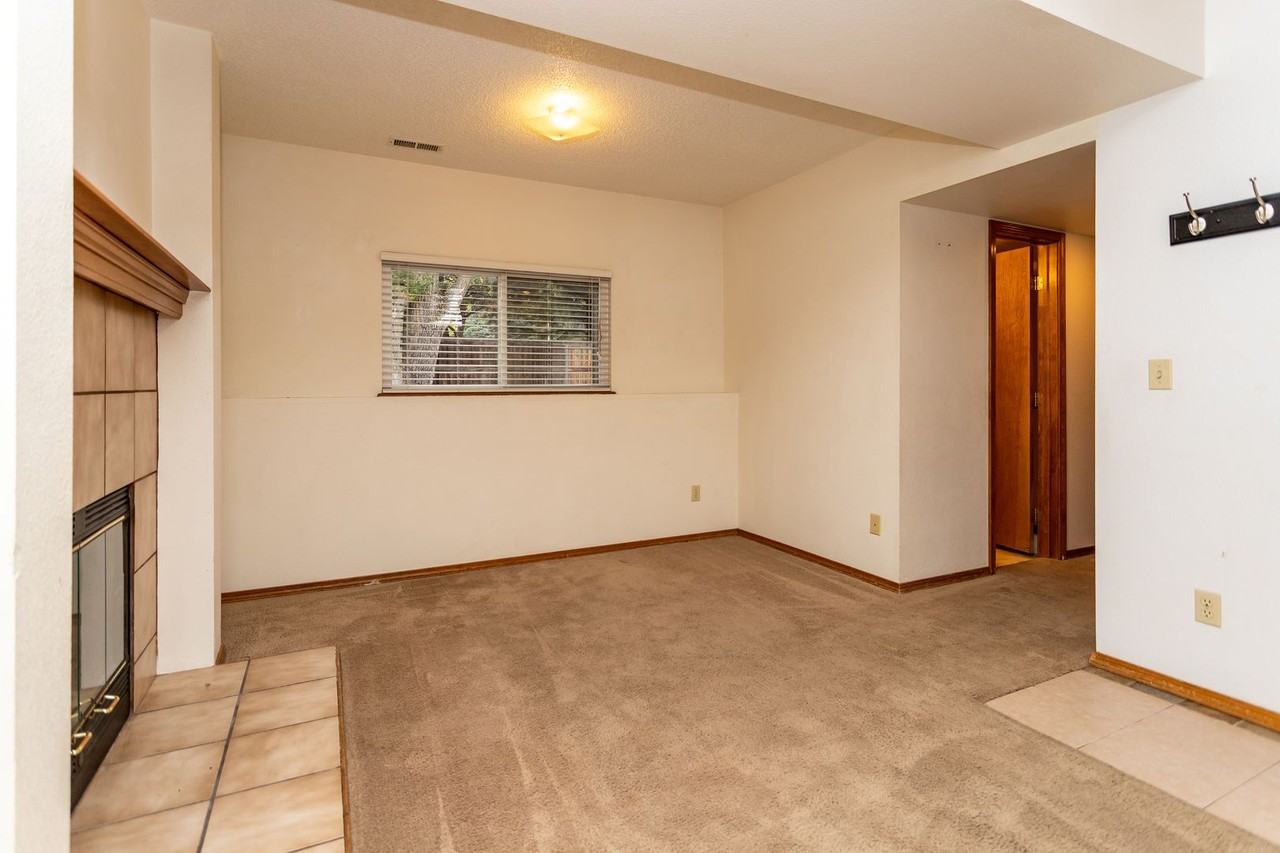 6109 Lowlander Ct - Photo 7 of 32