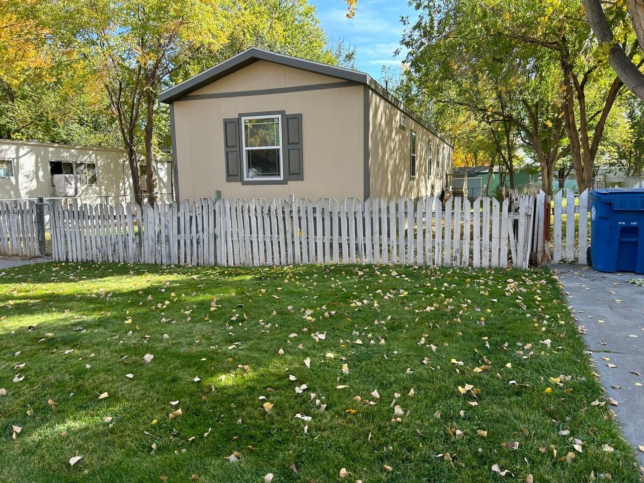 2311 Sapphire Dr - Photo 3 of 50