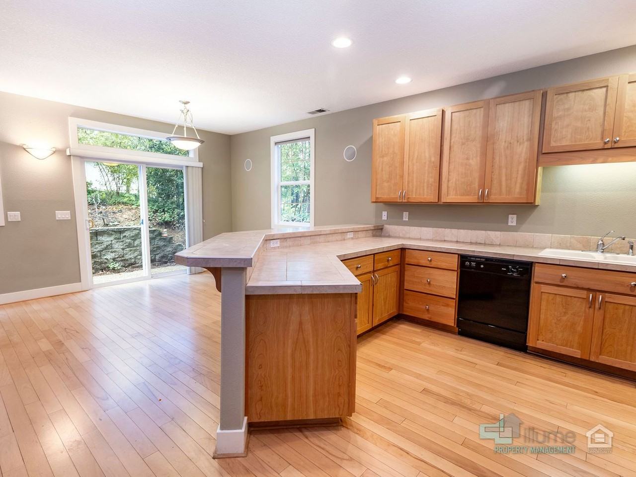 9305 Sw Jasper Dr - Photo 4 of 45