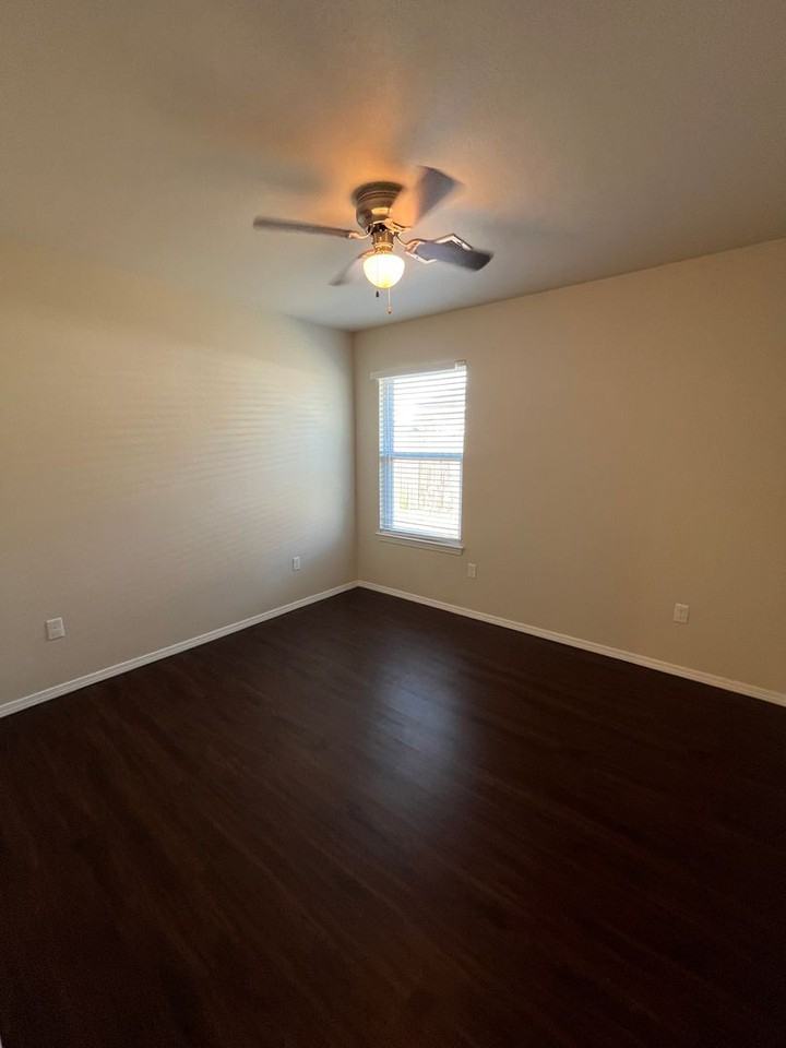 918 Westgate Ave - Photo 5 of 11