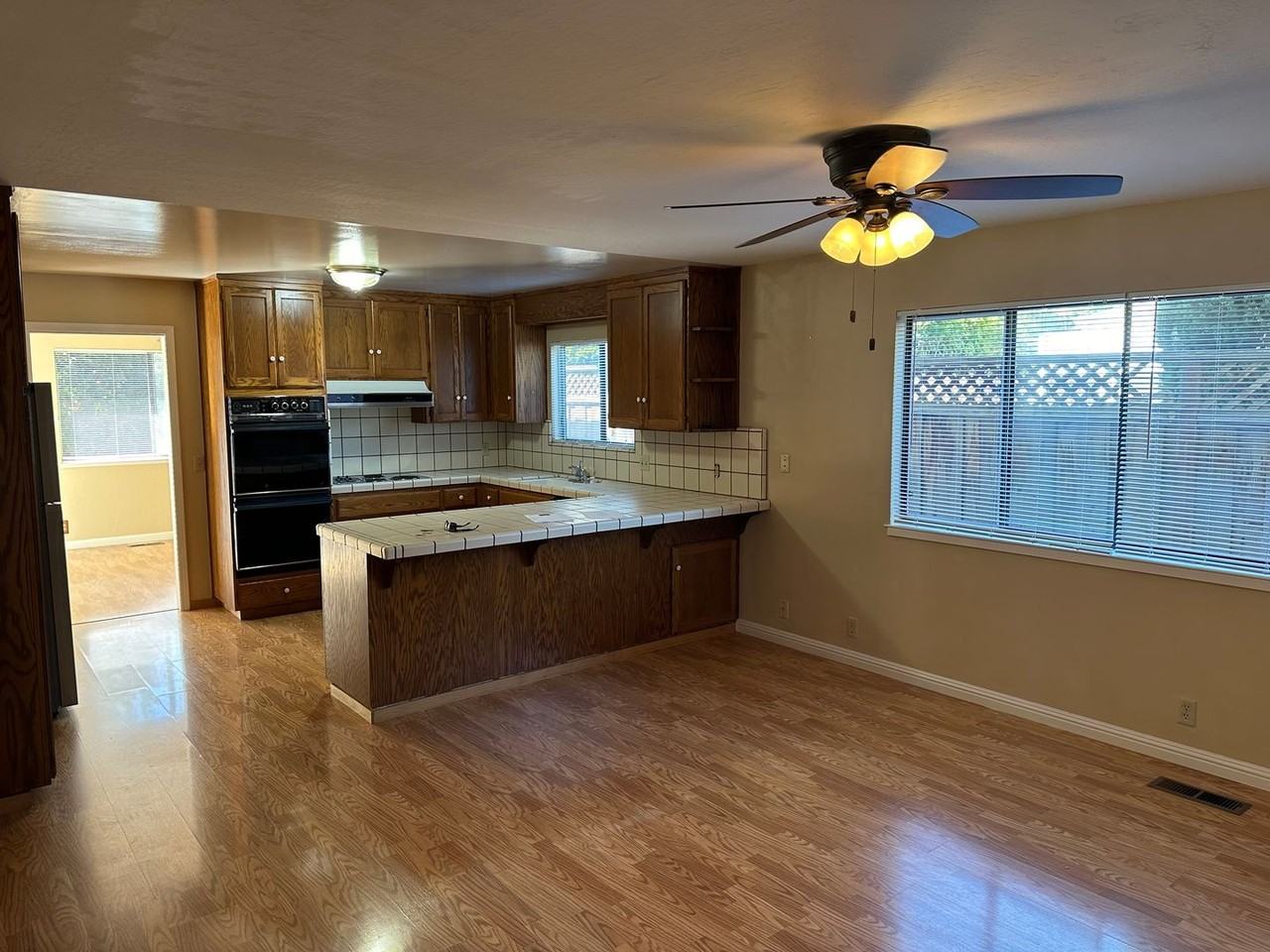 1312 Geneva Ave - Photo 3 of 16