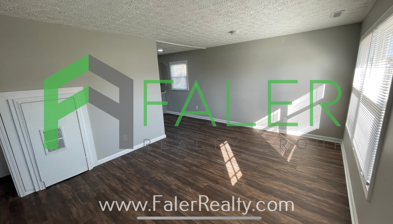 149 Diana Ln N - Photo 2 of 17