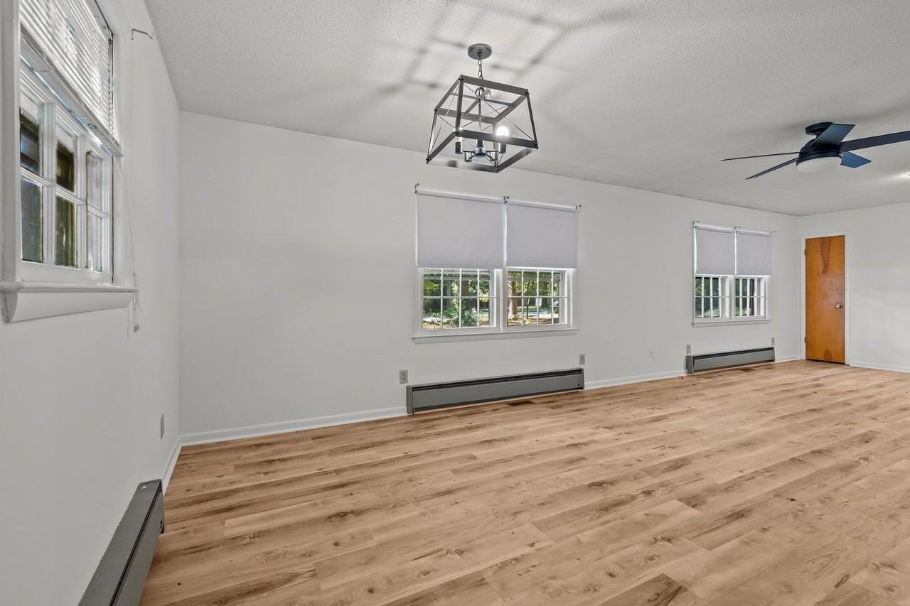 16 Parkwood Cir - Photo 7 of 33
