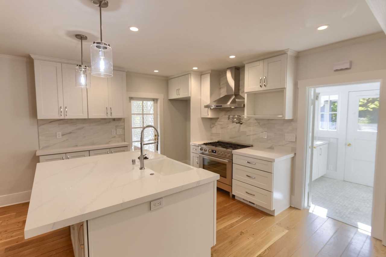 68 Oak St - Photo 4 of 22