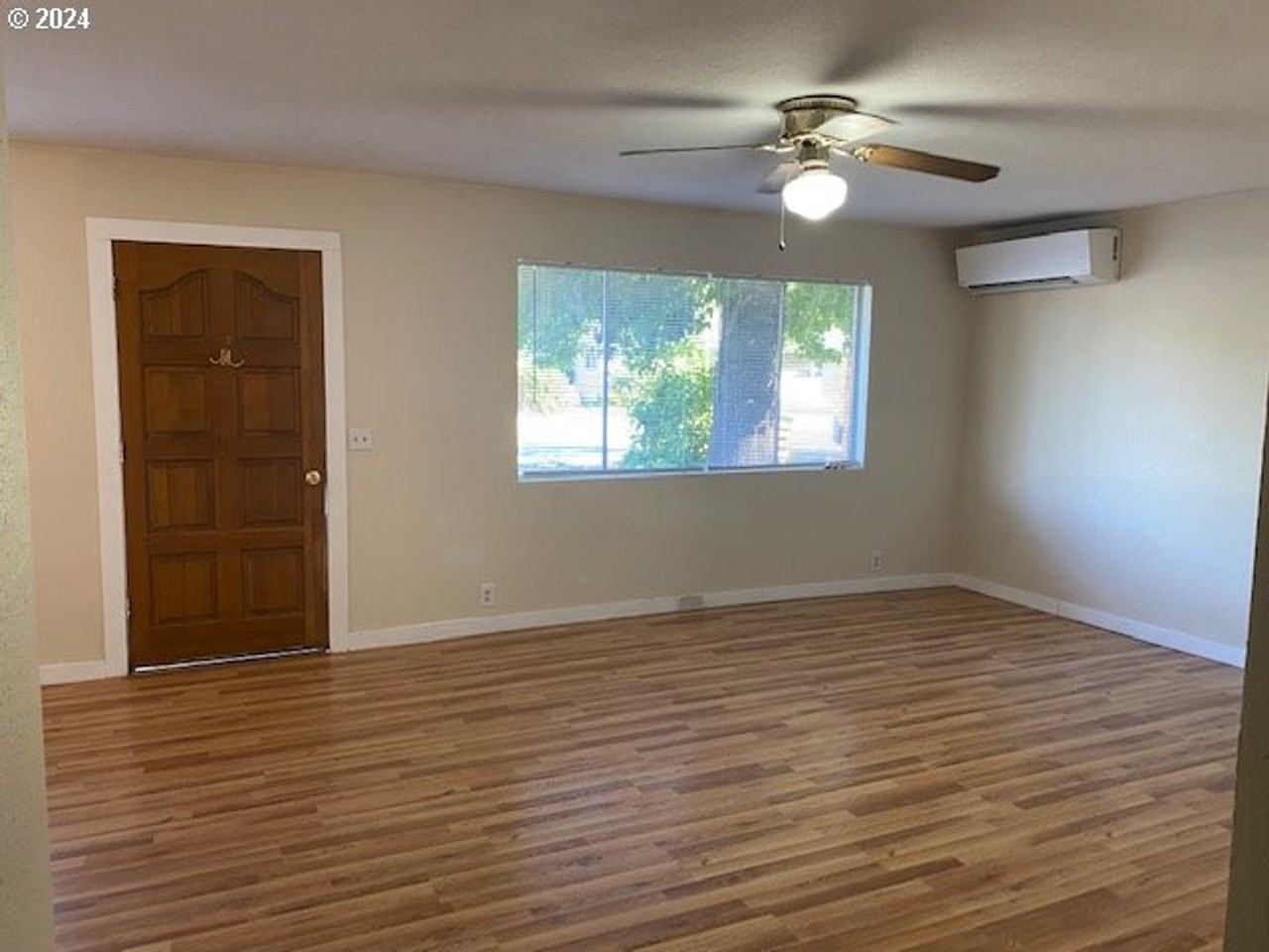 613 Irving Dr - Photo 3 of 8