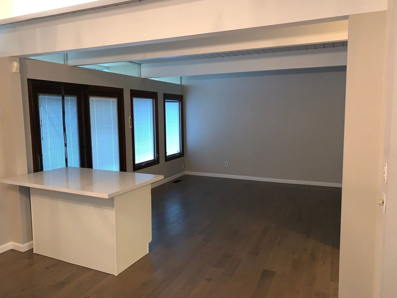 10406 Ne 16th Pl - Photo 3 of 16