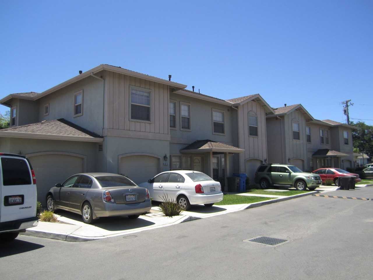 422 9th St - Photo 3 of 7