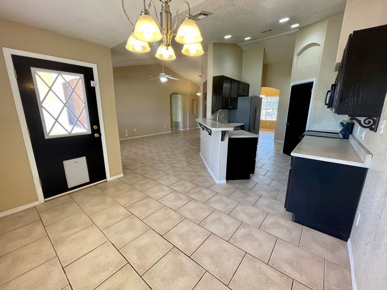 2330 W 22nd Pl - Photo 5 of 34