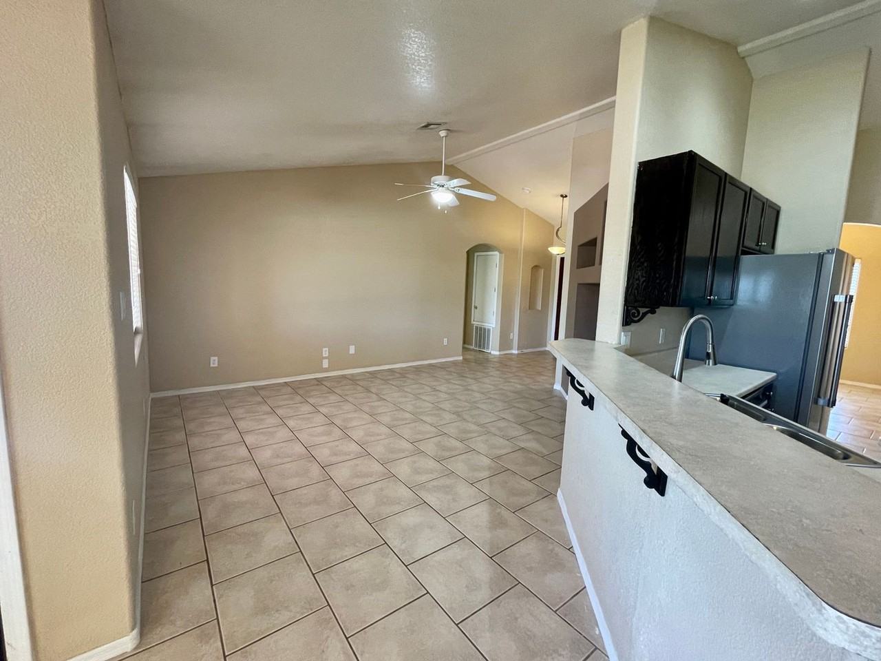 2330 W 22nd Pl - Photo 6 of 34