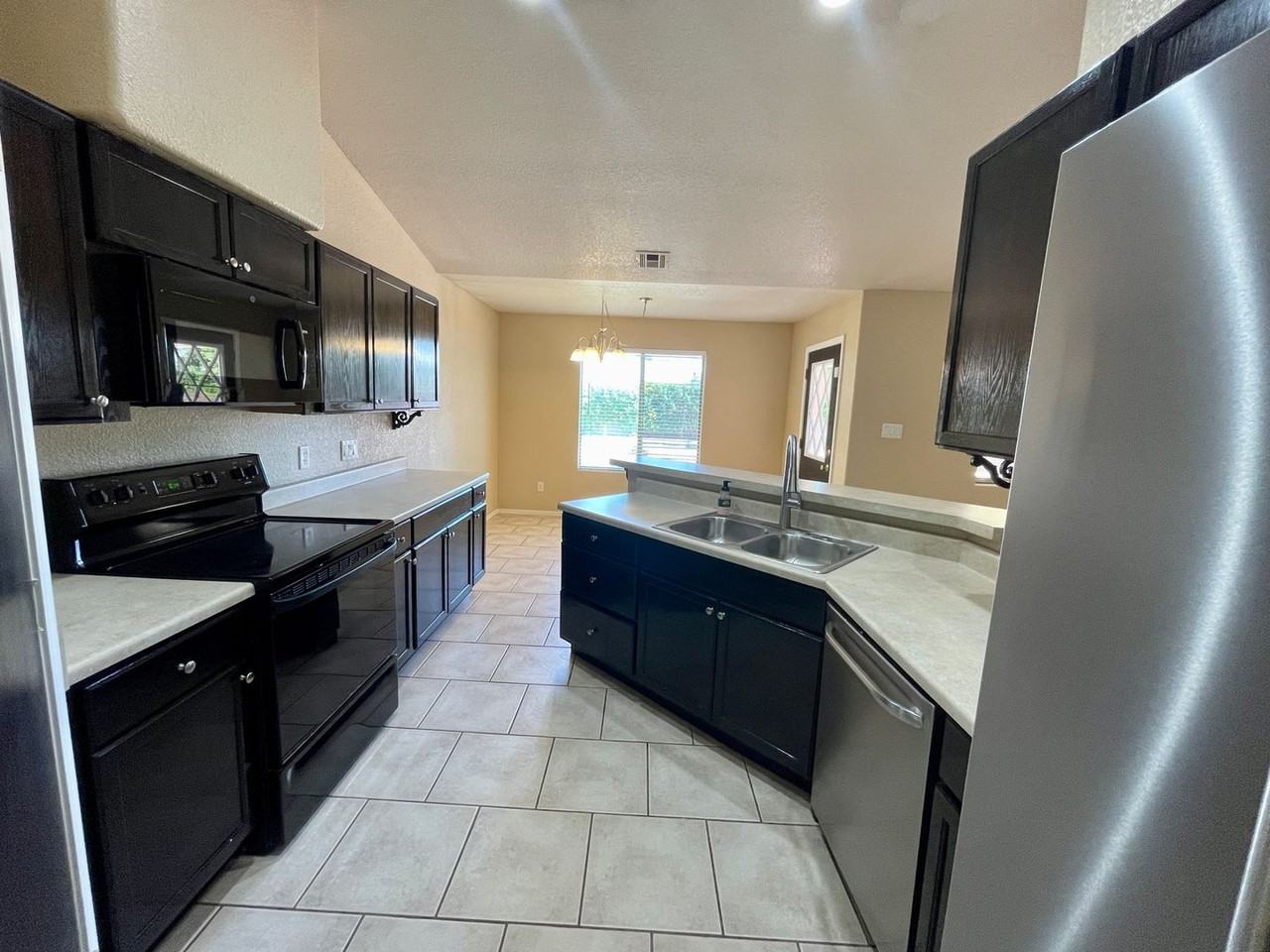 2330 W 22nd Pl - Photo 7 of 34