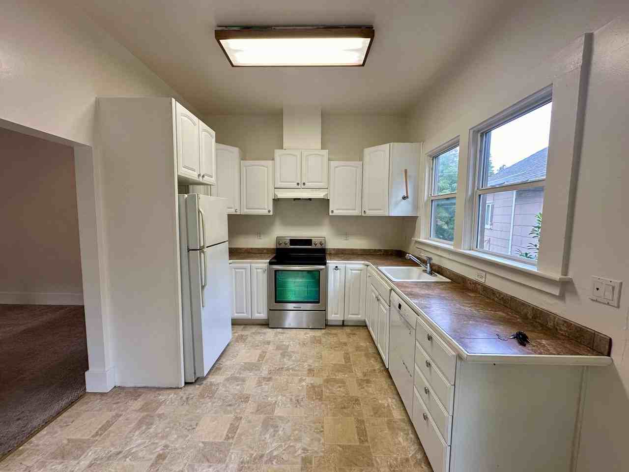 321 N School St - Photo 3 of 18