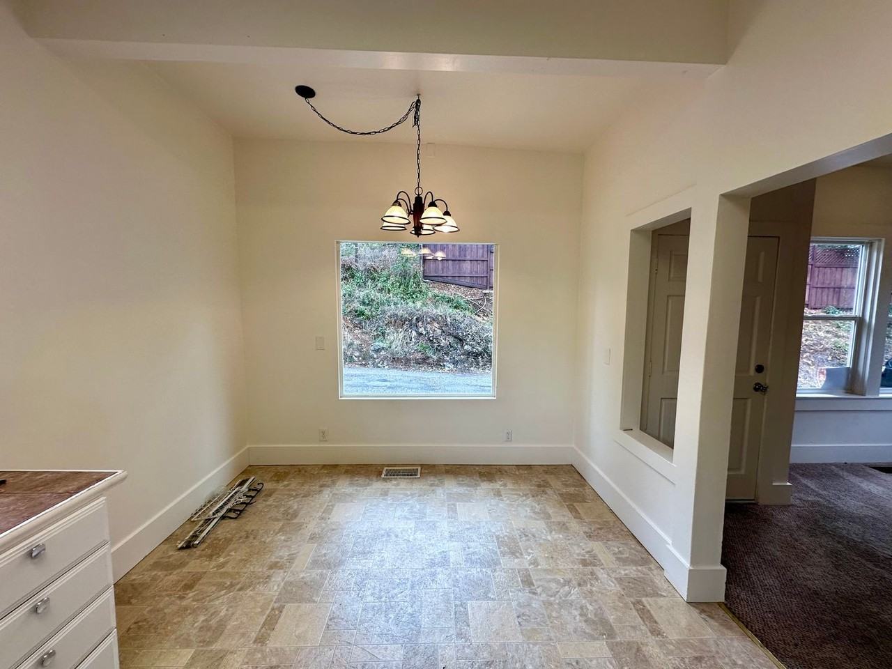 321 N School St - Photo 4 of 18
