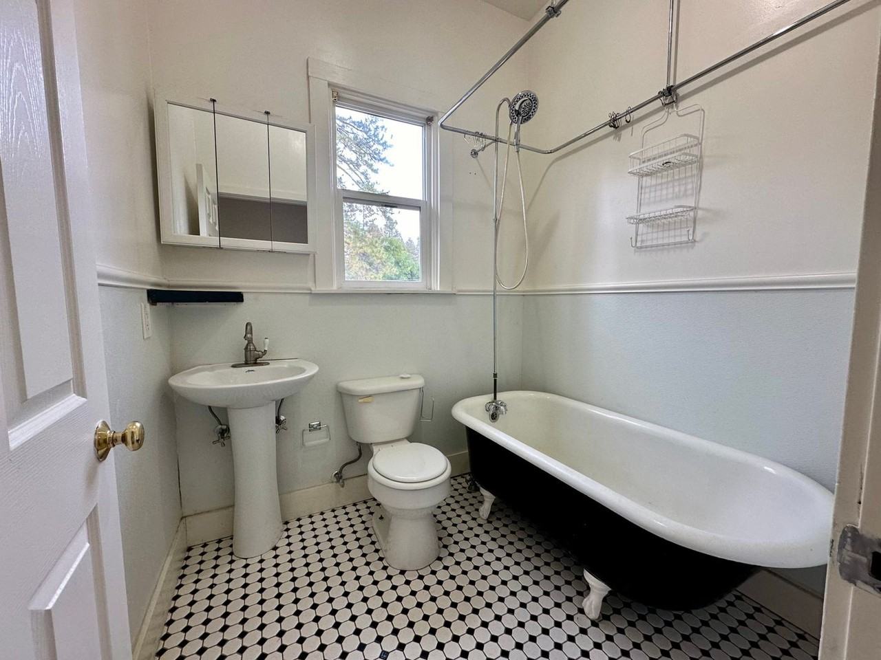 321 N School St - Photo 7 of 18