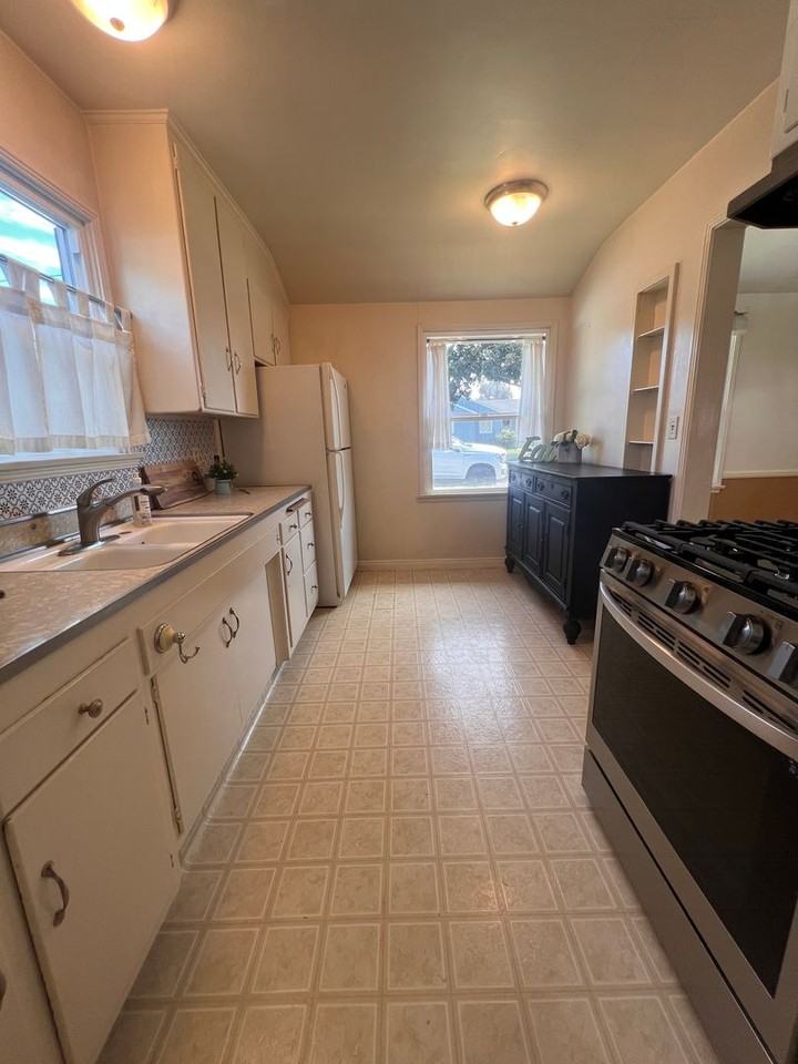 8459 Strub Ave - Photo 5 of 50