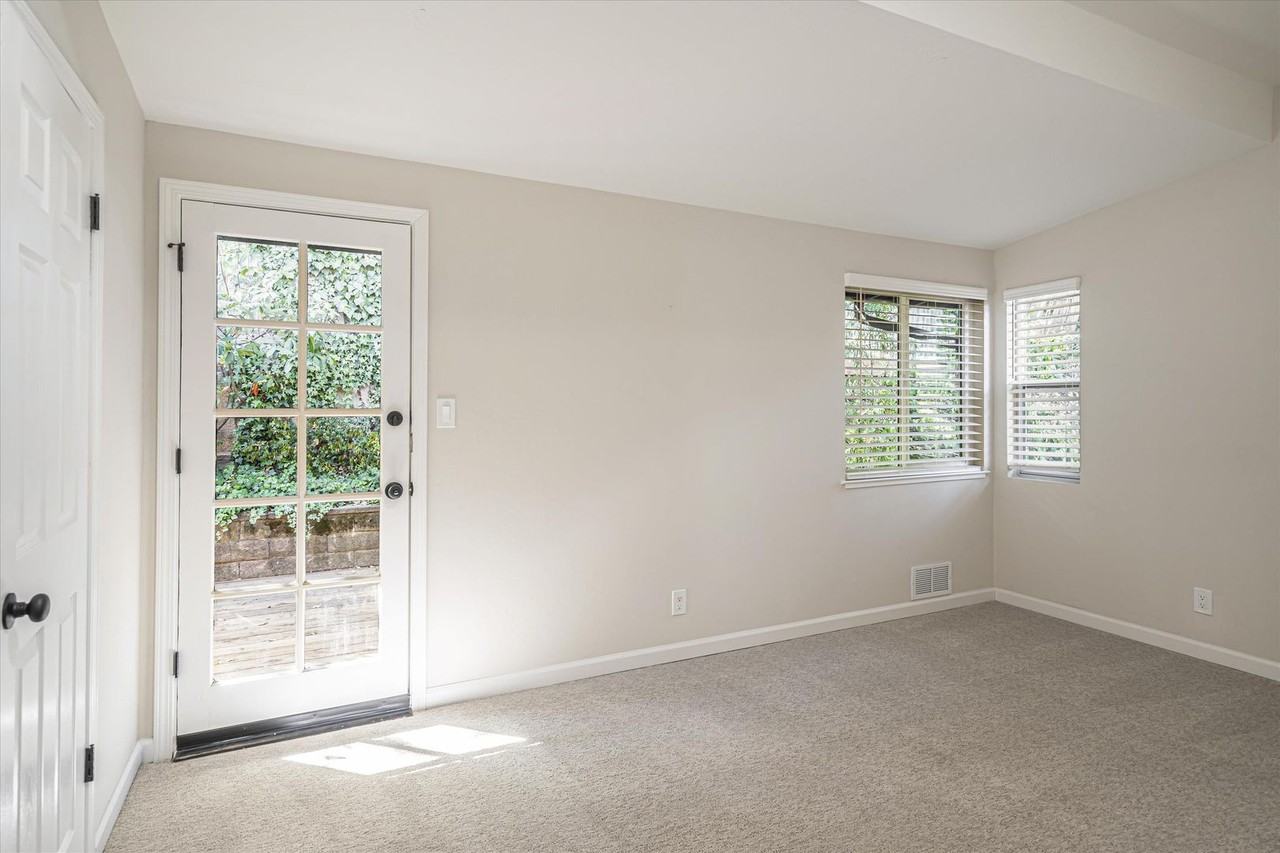 109 Cleland Ave - Photo 7 of 15