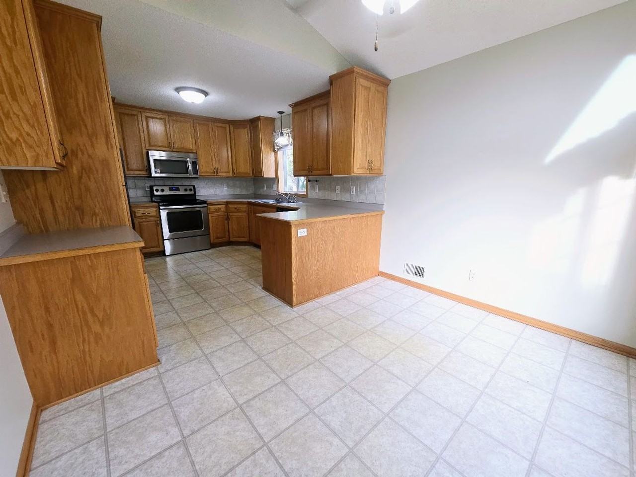 2858 Aldrich Trl - Photo 7 of 23