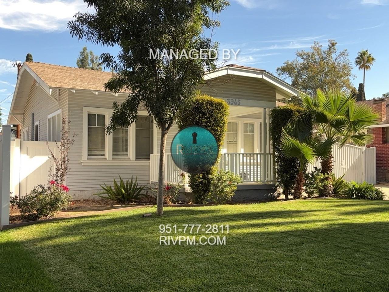 3945 Beechwood Pl - Photo 3 of 32