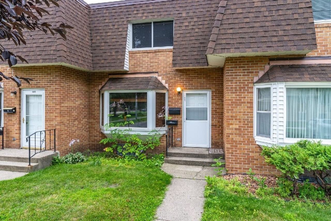 1607 Library Cir - Photo 2 of 24