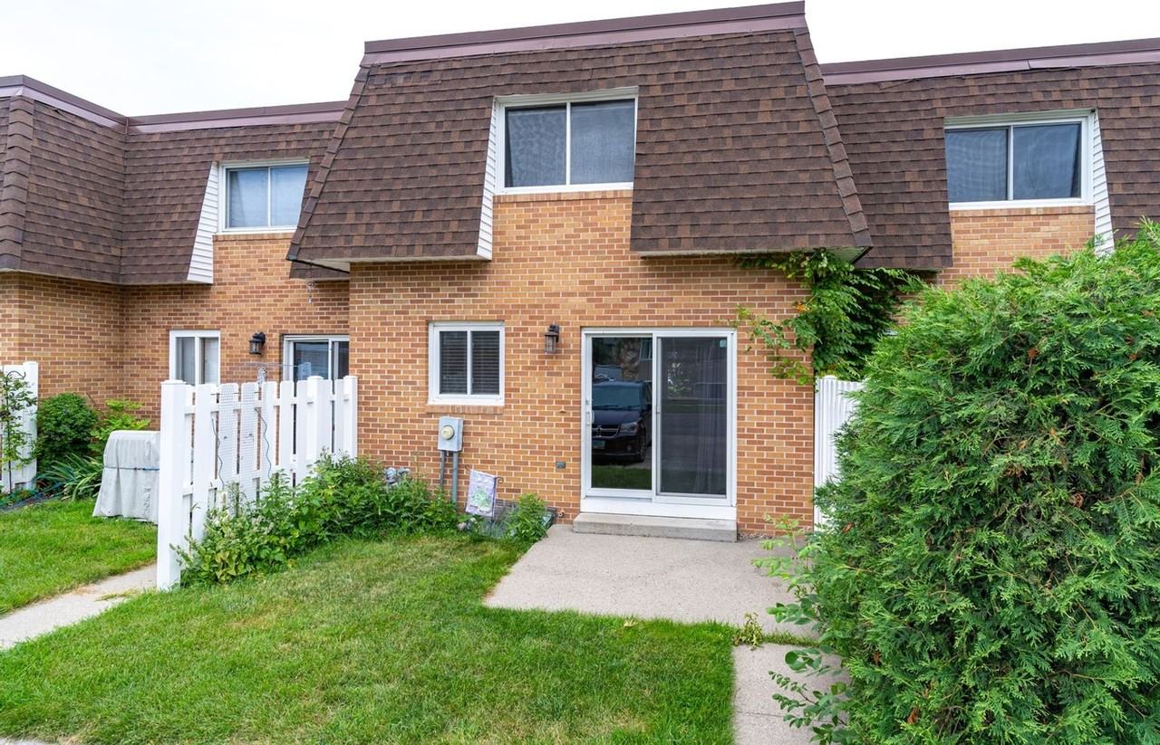 1607 Library Cir - Photo 3 of 24