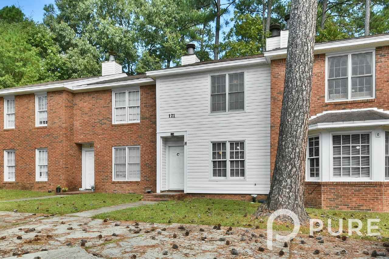 121 Manorwood Ct #C - Photo 2 of 42