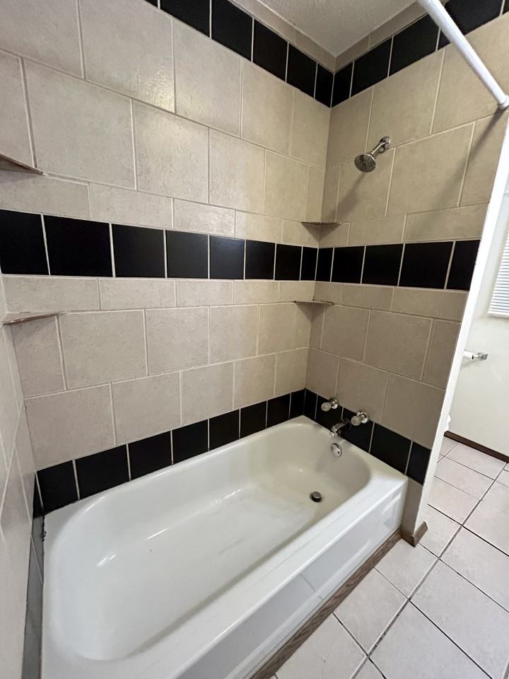 448 Jefferson St #2 - Photo 2 of 8