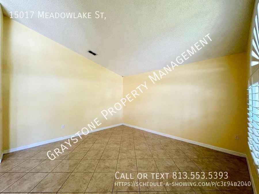 15017 Meadowlake St - Photo 3 of 50