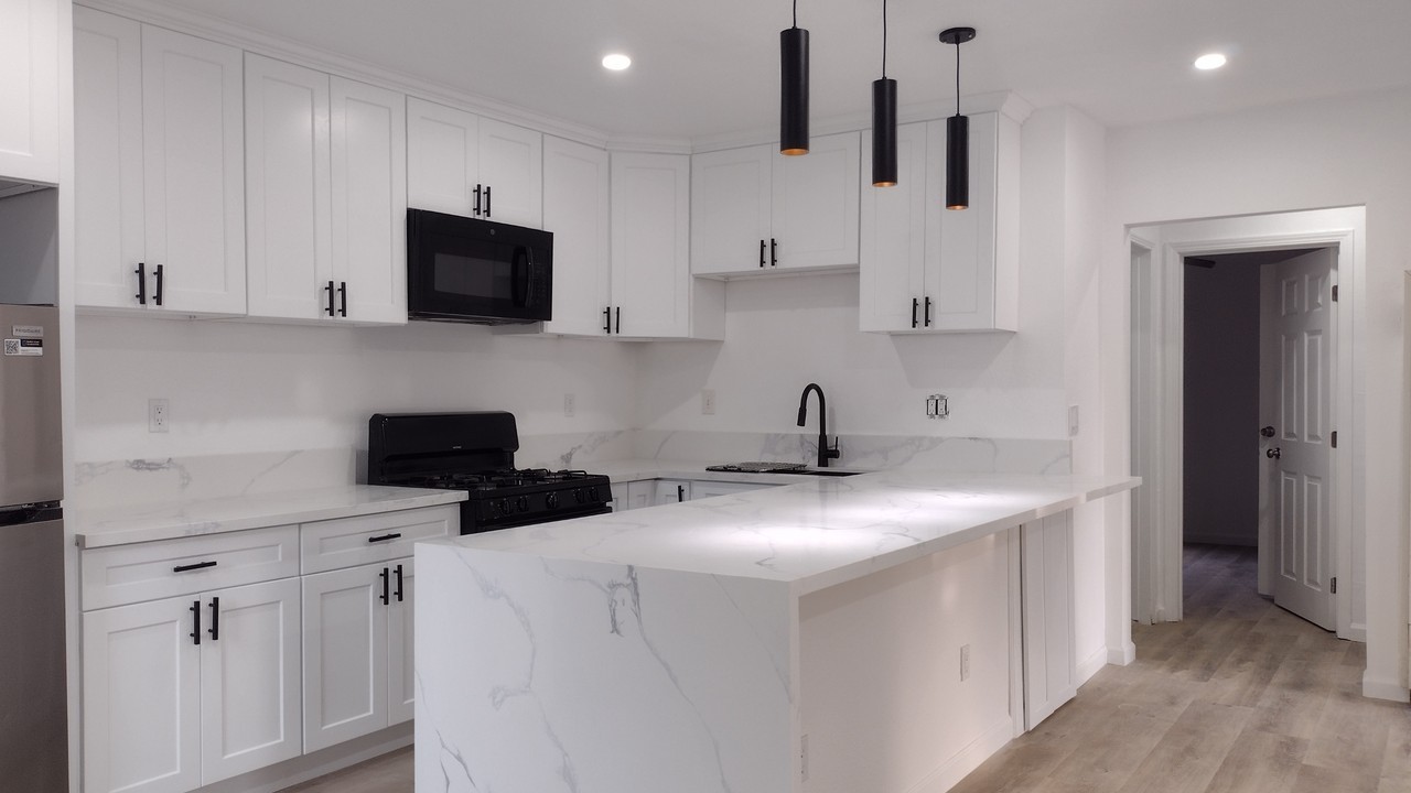 12600 Kornblum Ave #NA - Photo 2 of 23