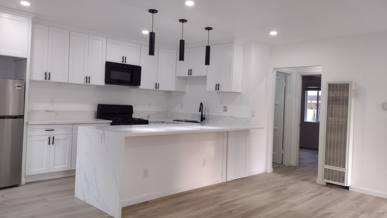 12600 Kornblum Ave #NA - Photo 5 of 23