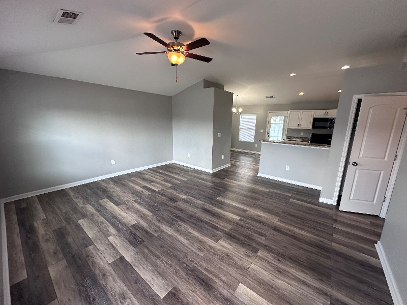 2525 Romantica Dr - Photo 7 of 15