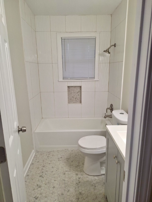 2734 Lakehurst Ave - Photo 2 of 8