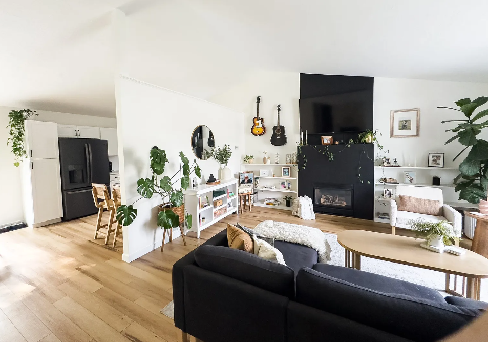 2629 Anthony Ln - Photo 2 of 10