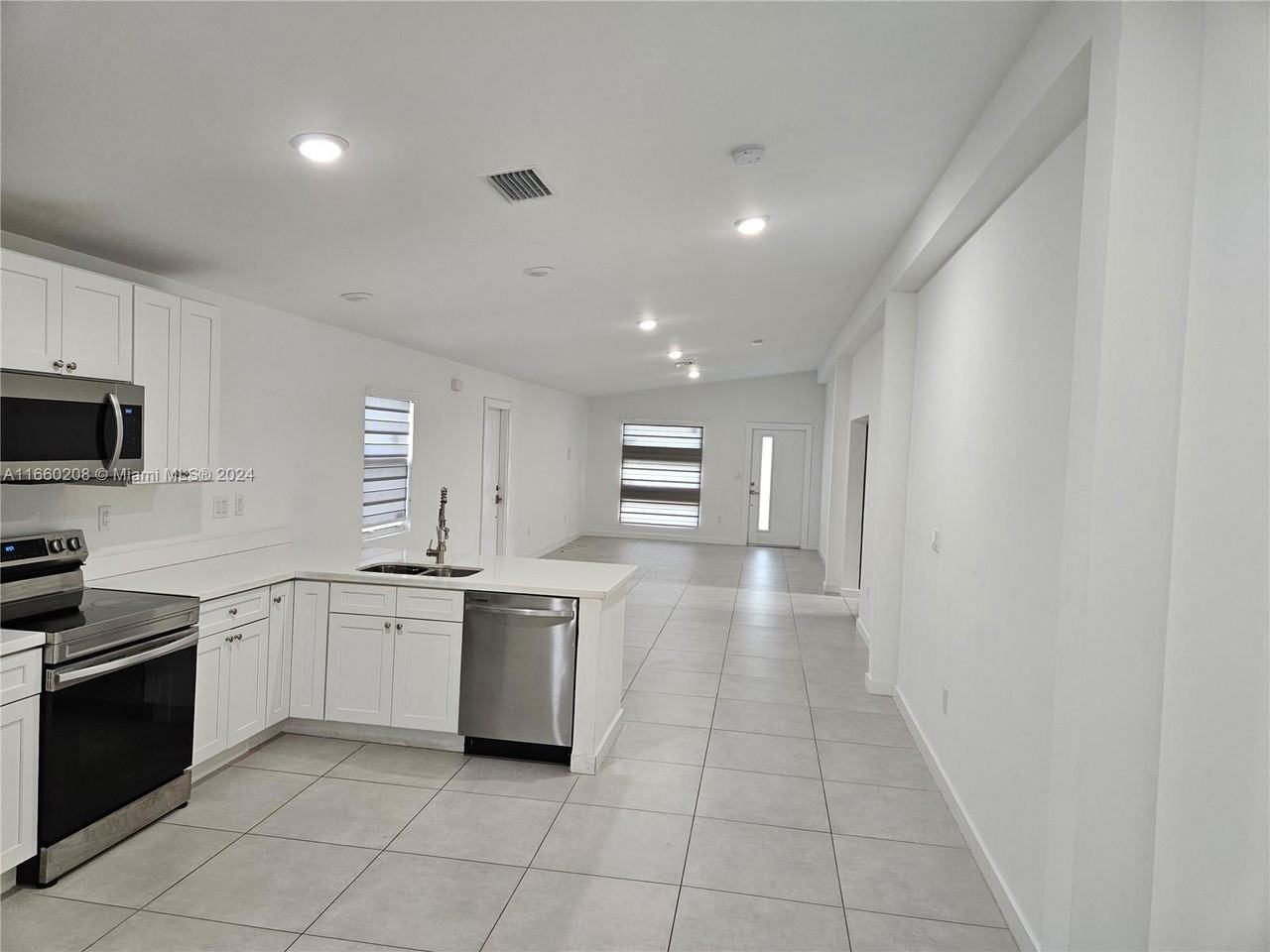 2816 Nw 6th Ct - Photo 3 of 8