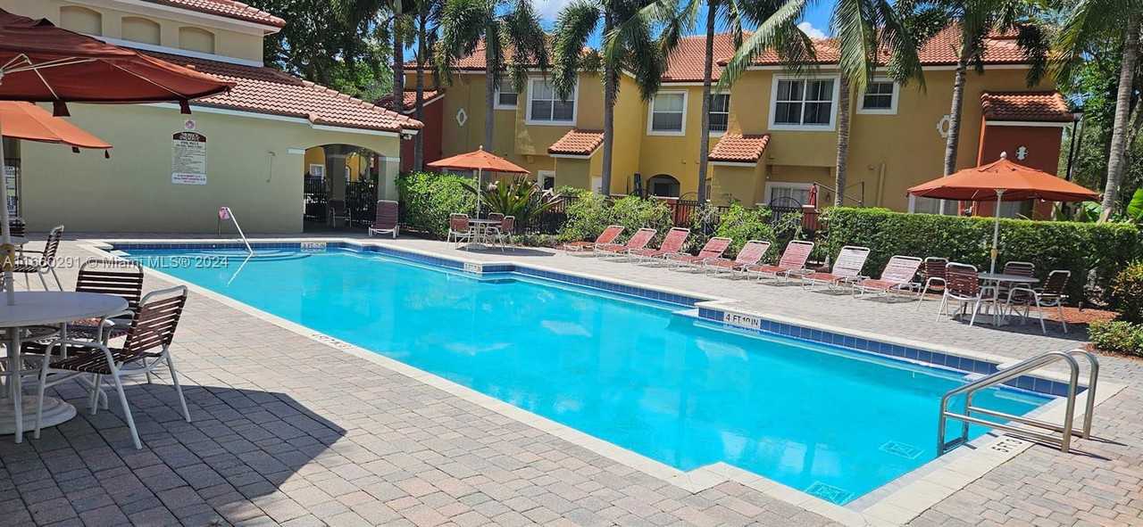 3311 Merrick Ln #902