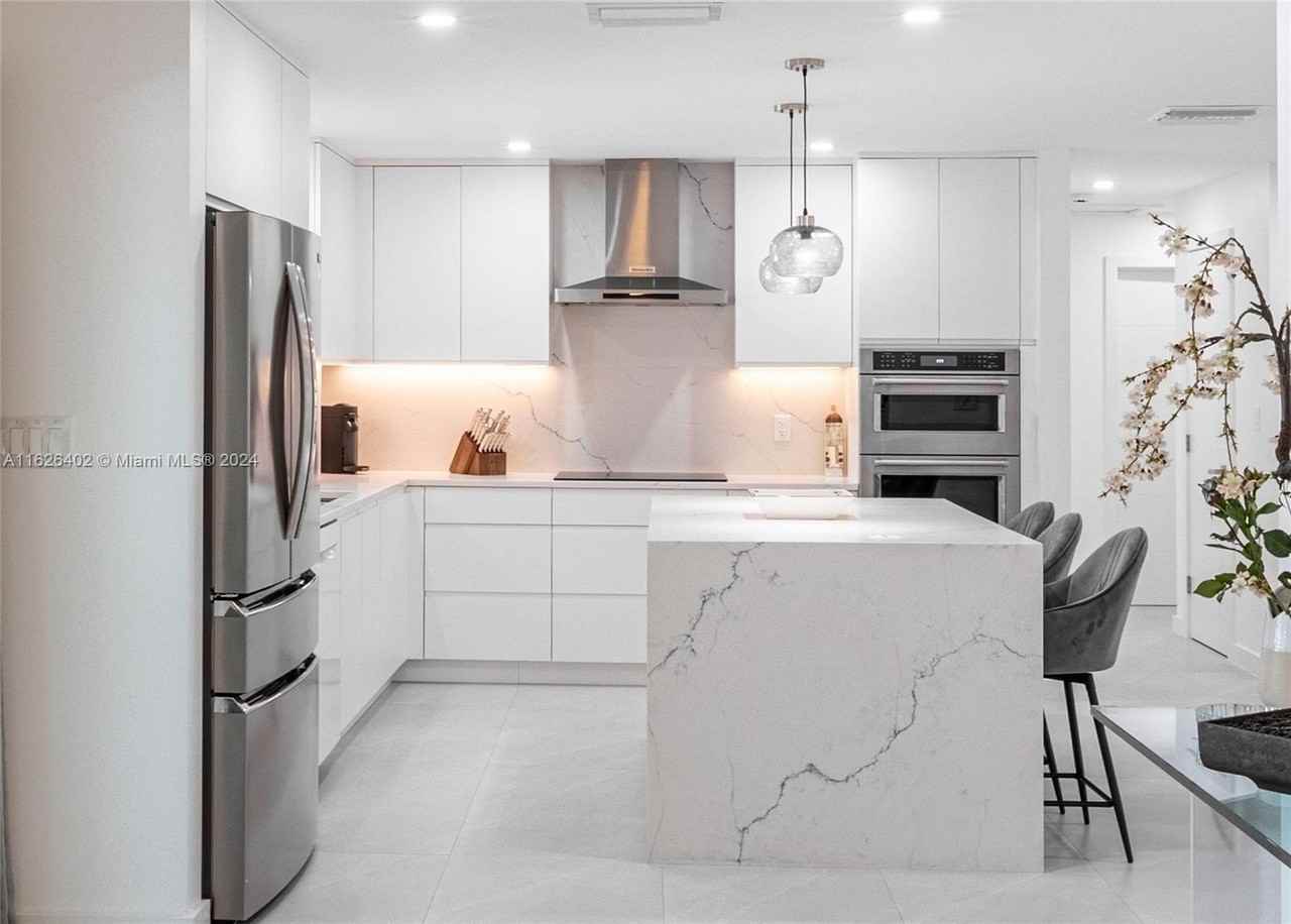 1575 Osprey Ave - Photo 2 of 50